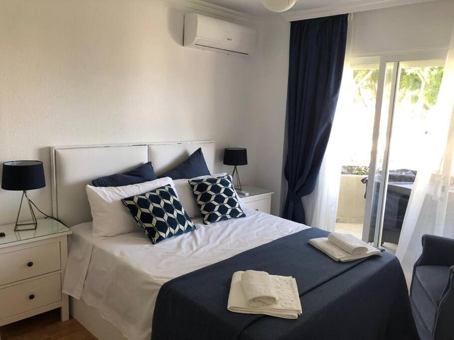 Apartamento Torremolinos 5 Personas + Parking + Piscina Todo El Ano Eksteriør bilde