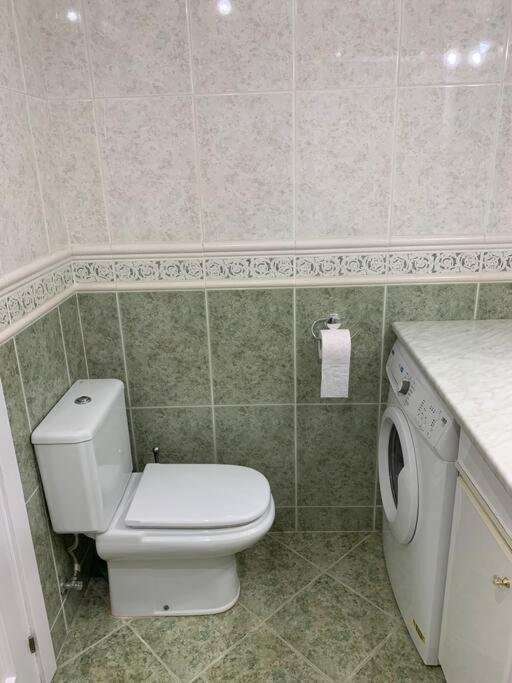 Apartamento Torremolinos 5 Personas + Parking + Piscina Todo El Ano Eksteriør bilde