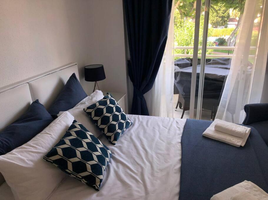Apartamento Torremolinos 5 Personas + Parking + Piscina Todo El Ano Eksteriør bilde