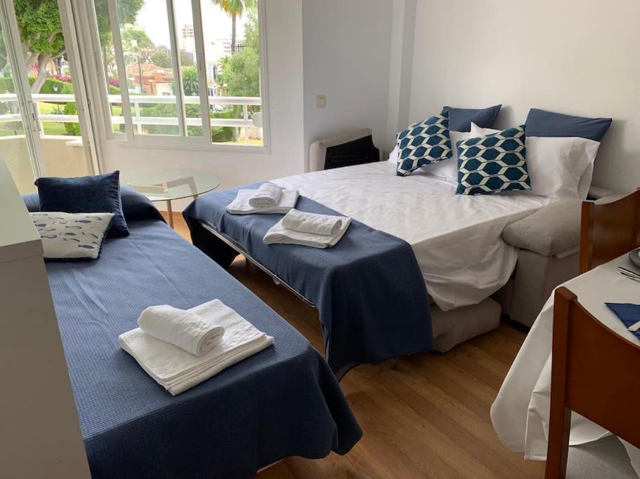 Apartamento Torremolinos 5 Personas + Parking + Piscina Todo El Ano Eksteriør bilde